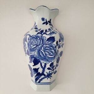 Formalities By Braum Bros. Blue & White Porcelain Floral Wall Pocket Vase Vessel